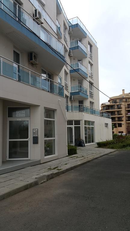 Kraybrezhna Apartment ポモリエ エクステリア 写真